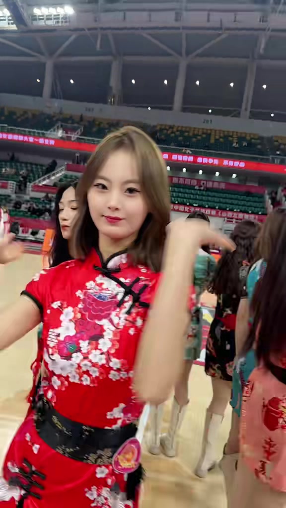 j9九游真人游戏第一品牌登录入口😍山西男篮主场啦啦队晒舞蹈视频：知道你喜欢最后一个