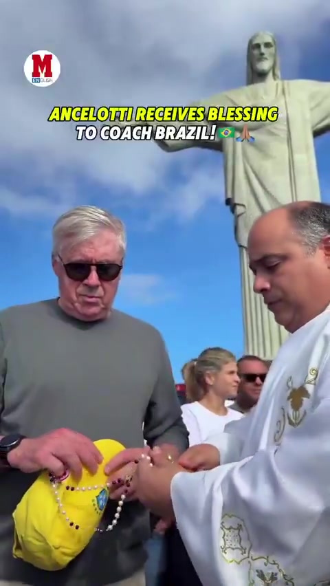 j9九游会老哥俱乐部交流即将带巴西征战世预赛，安切洛蒂在里约基督像下接受神父圣水祝福
